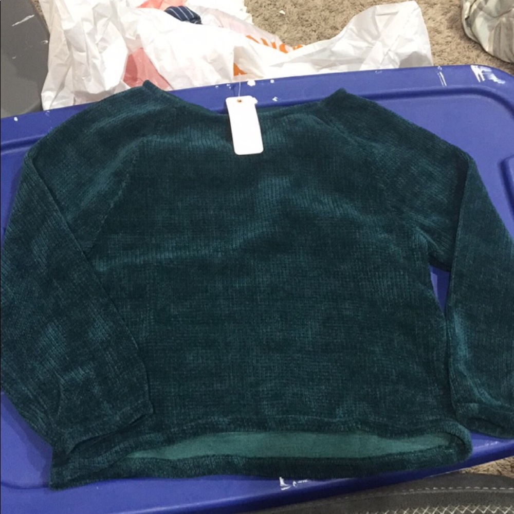 Green velour sweater 5/6 NWT Gymboree